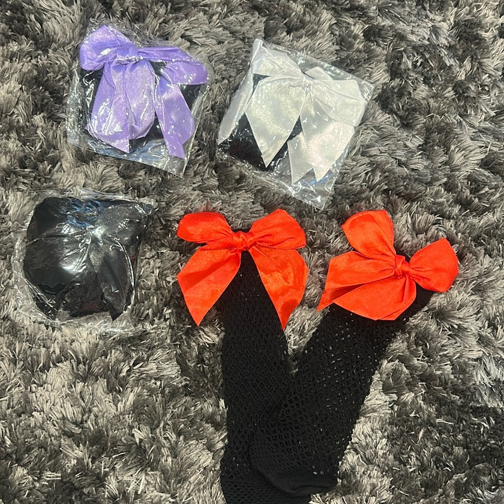 Fishnet with bow socks